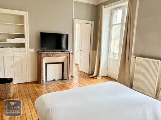  Appartement à louer 3 pièces 77 m²