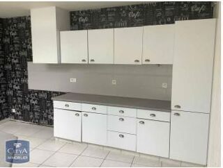 Maison à louer 4 pièces 148 m²