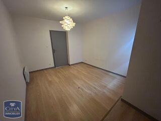  Appartement à louer 2 pièces 74 m²