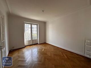  Appartement à louer 4 pièces 99 m²