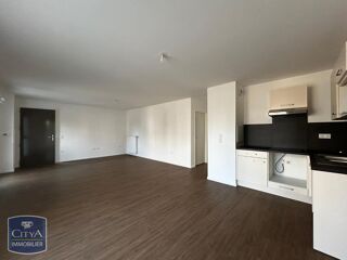  Appartement à louer 3 pièces 77 m²