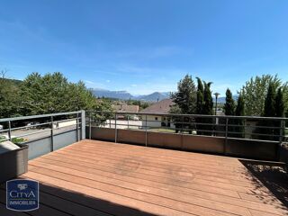  Appartement à louer 4 pièces 75 m²