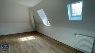  Appartement à louer 4 pièces 81 m²