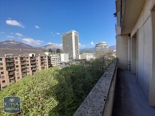  Appartement à louer 3 pièces 68 m²