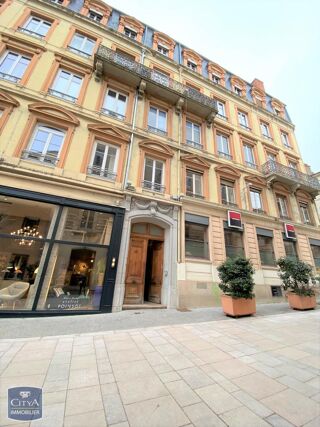  Appartement à louer 3 pièces 87 m²
