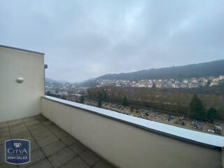  Appartement à louer 4 pièces 86 m²