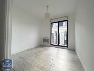  Appartement à louer 3 pièces 77 m²
