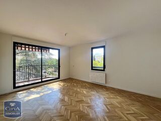  Appartement à louer 3 pièces 91 m²