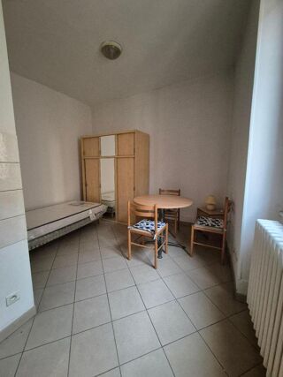  Appartement à louer 1 pièce 14 m²