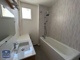  Appartement à louer 3 pièces 65 m²