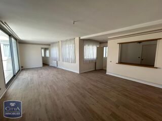  Appartement à louer 4 pièces 99 m²