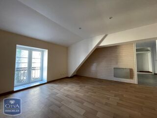  Appartement à louer 3 pièces 75 m²