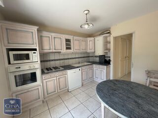  Appartement à louer 3 pièces 82 m²