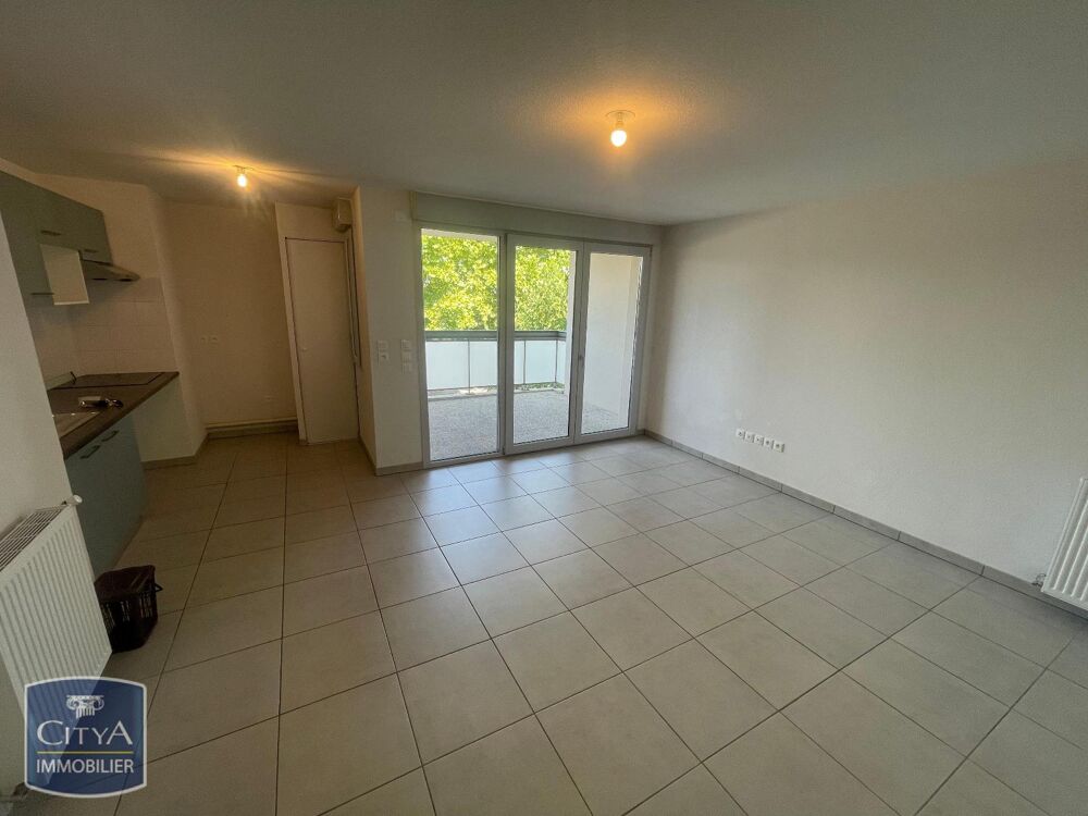 EXCLUSIVITÉ - APPARTEMENT 3 PIÈCES AVEC TERRASSE - M. HE....