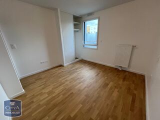  Appartement à louer 3 pièces 75 m²