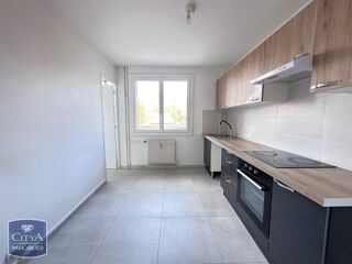  Appartement à louer 4 pièces 83 m²