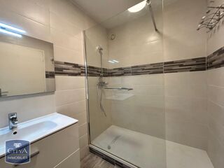  Appartement à louer 3 pièces 75 m²