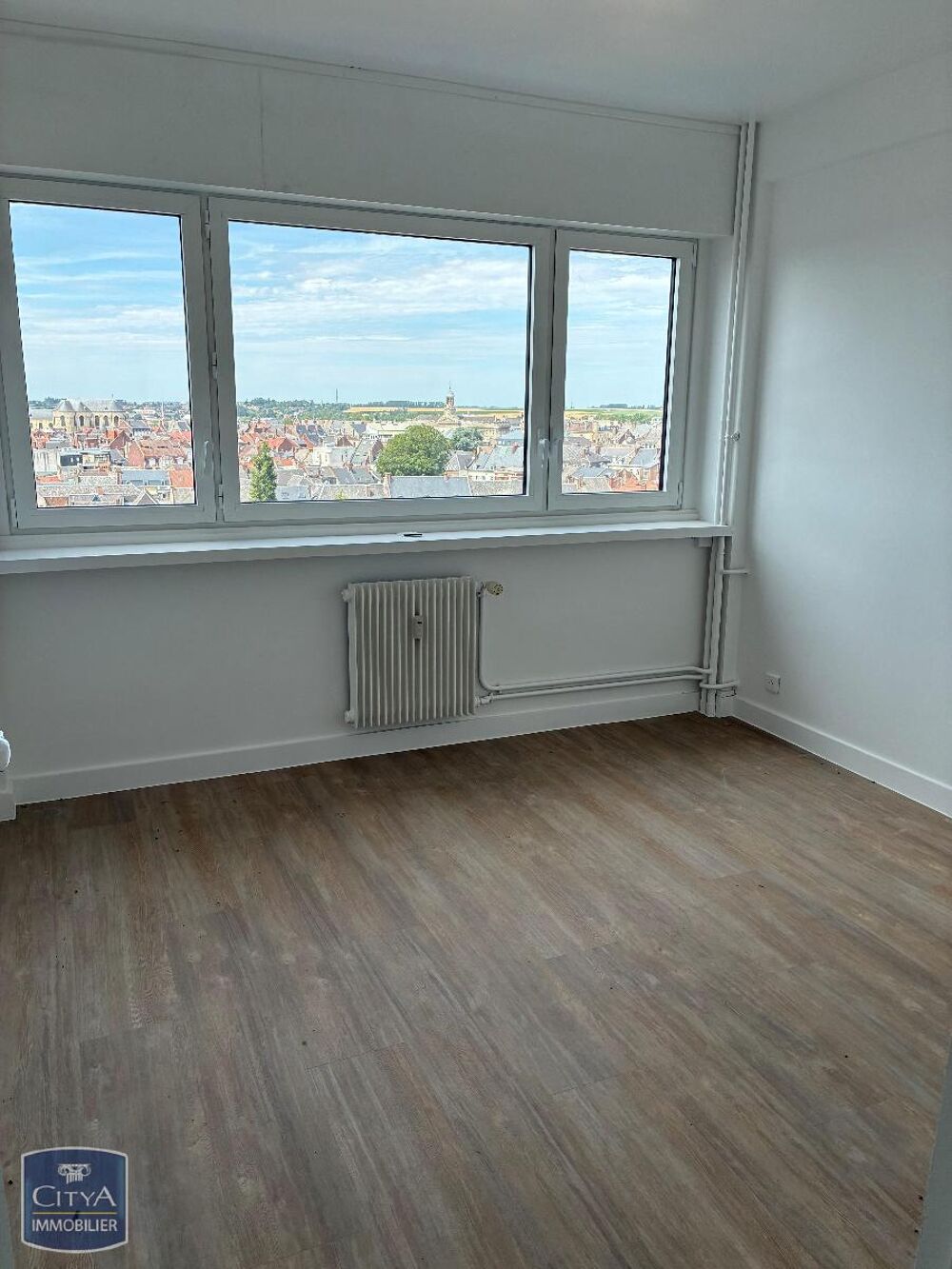 location Appartement - 4 pièce(s) - 108 m² Cambrai (59400)
