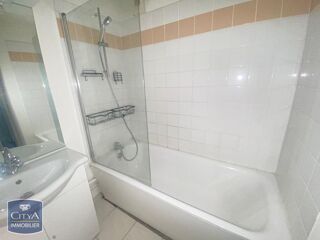  Appartement à louer 3 pièces 76 m²