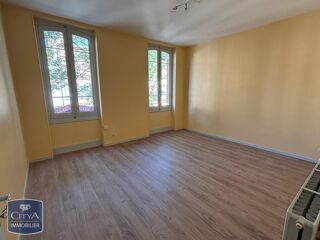  Appartement à louer 3 pièces 63 m²