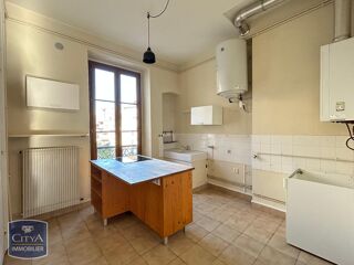  Appartement à louer 5 pièces 145 m²