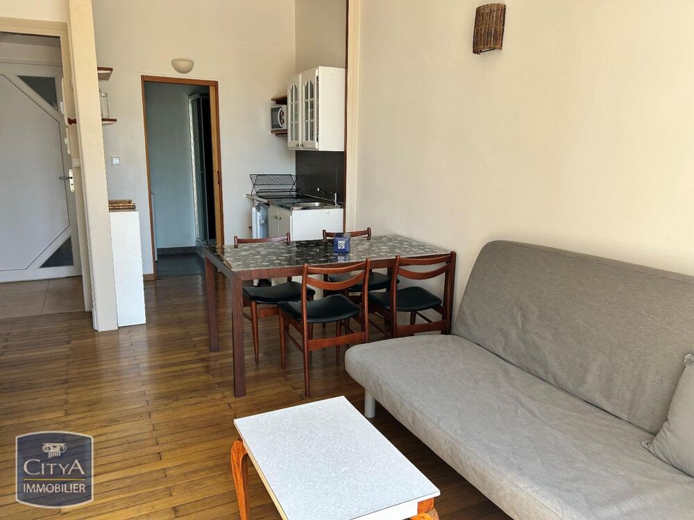 À LOUER : Appartement T1 de 20 m² se trouve au troisième....