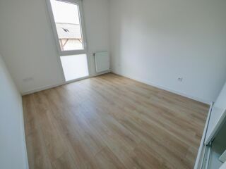  Appartement à louer 3 pièces 60 m²