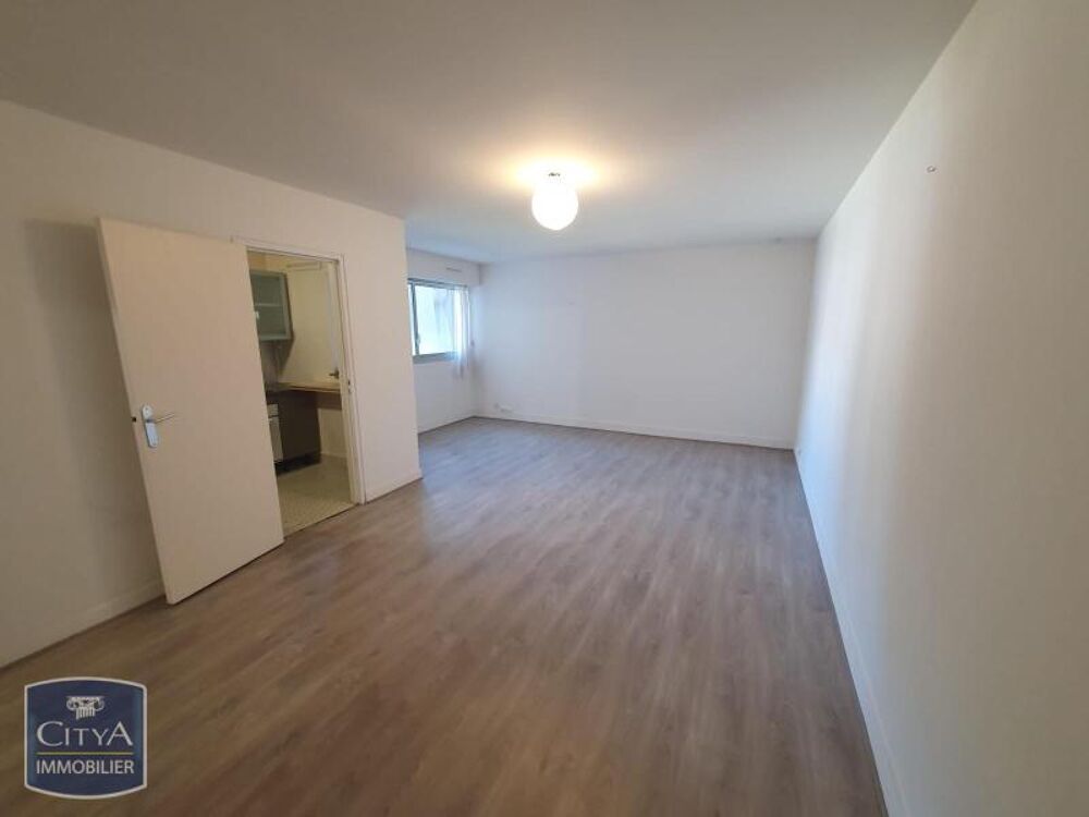 location Appartement - 1 pièce(s) - 38 m² Paris 19