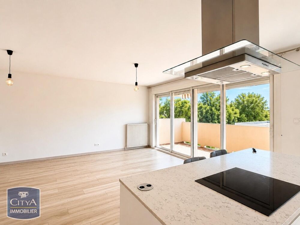 location Appartement - 4 pièce(s) - 95 m² Salon-de-Provence (13300)