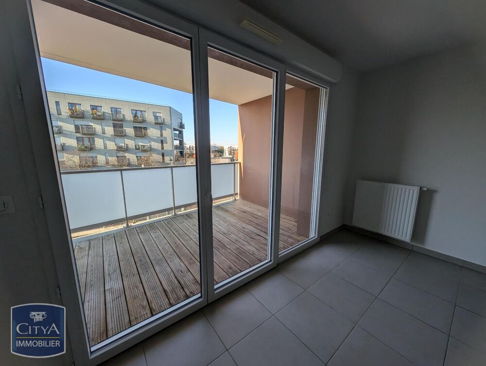 À LOUER : Appartement récent T3 à Cenon, situé dans un q....