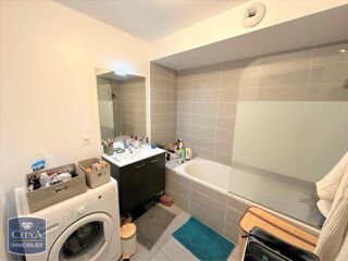  Appartement à louer 3 pièces 65 m²