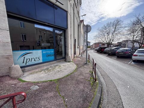 Local &agrave; AUBENAS dans le centre ville. Il se compose d... 899 07200 Aubenas