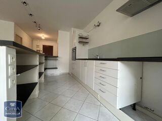  Appartement à louer 3 pièces 65 m²