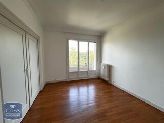  Appartement à louer 4 pièces 115 m²