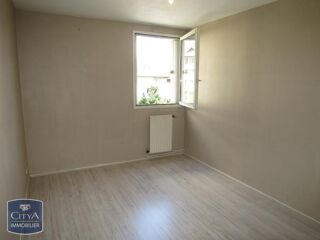  Appartement à louer 4 pièces 81 m²