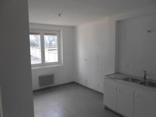  Appartement à louer 4 pièces 82 m²