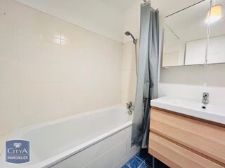  Appartement à louer 3 pièces 62 m² Emerainville