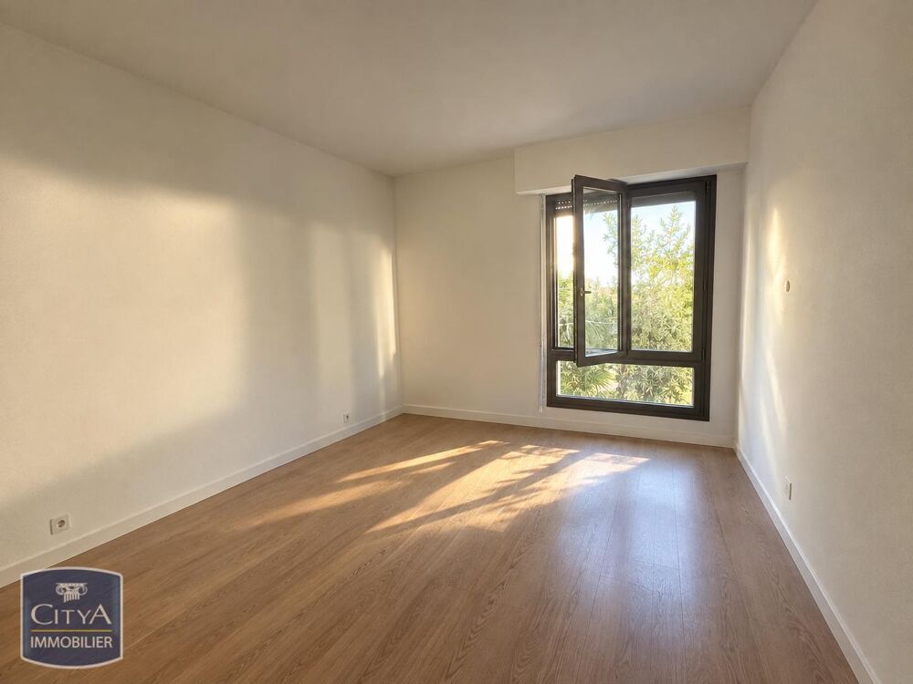 location Appartement - 2 pièce(s) - 48 m² Nîmes (30000)