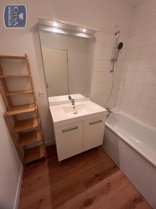  Appartement à louer 3 pièces 79 m²