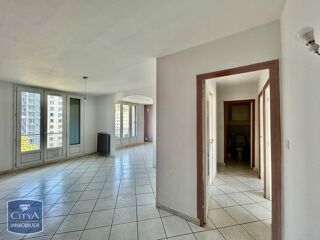  Appartement à louer 4 pièces 65 m²