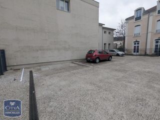  Parking / Garage à louer 