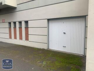  Parking / Garage à louer 