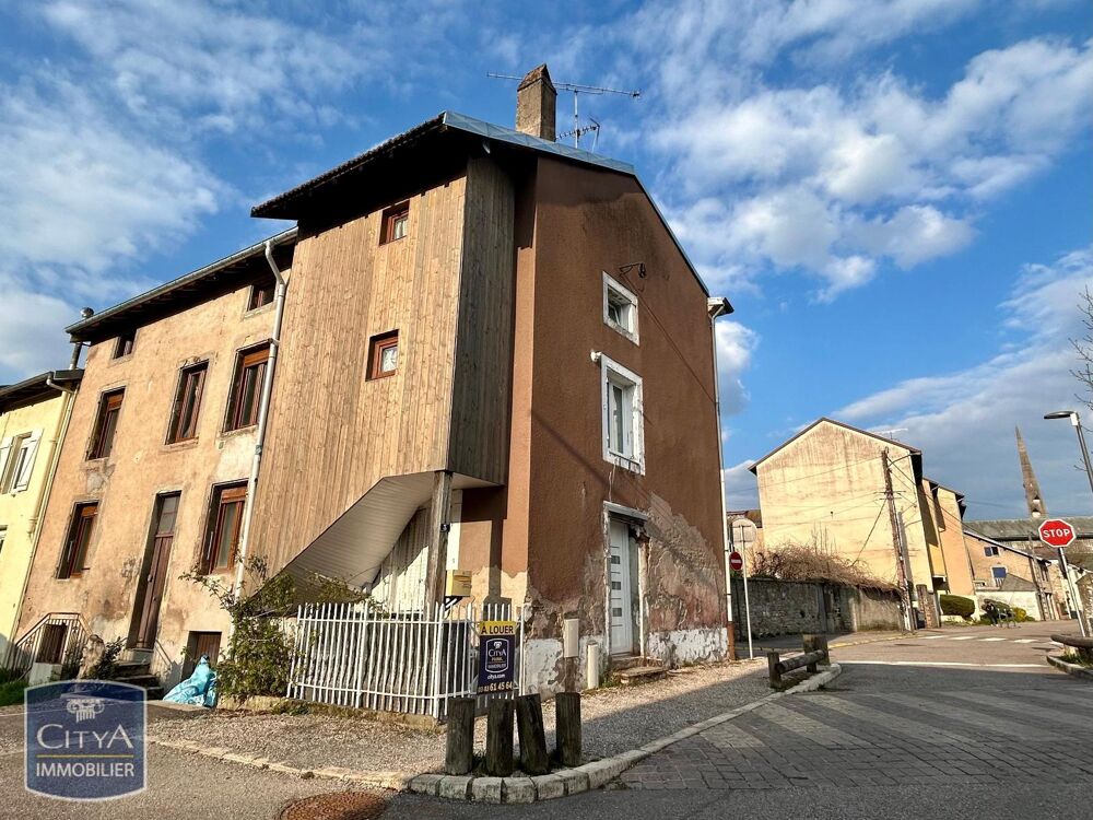 À LOUER : Découvrez cette charmante maison T3 située à B....