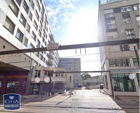  Parking / Garage  louer 