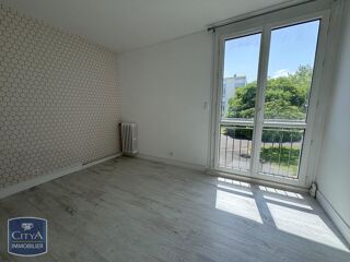  Appartement à louer 4 pièces 70 m²