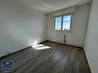  Appartement à louer 4 pièces 74 m²