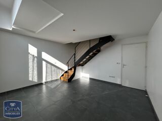  Appartement à louer 4 pièces 90 m²
