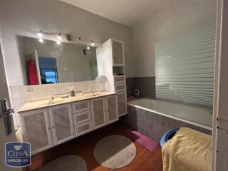  Appartement à louer 3 pièces 68 m²