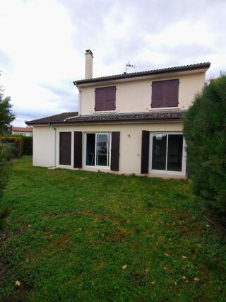  Villa à louer 4 pièces 100 m²