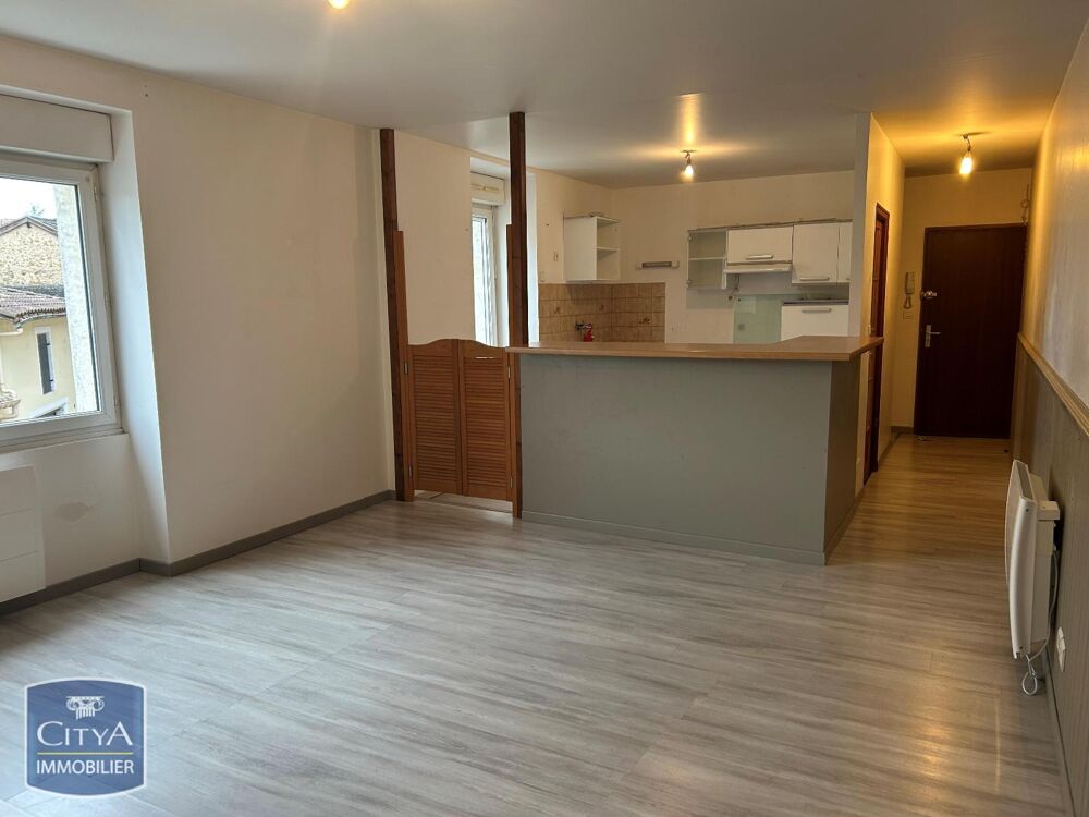 À LOUER : Appartement T3 situé à Vergt, dans le départem....